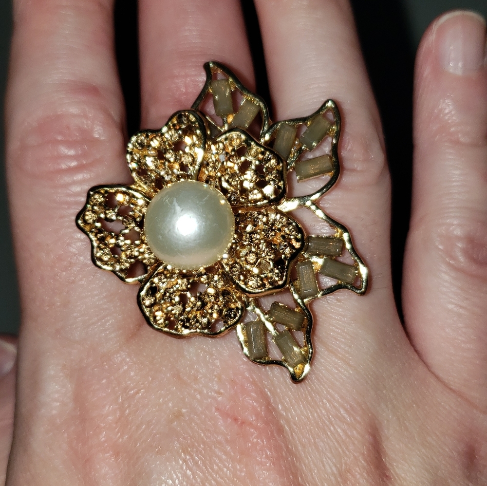 Large flower ring